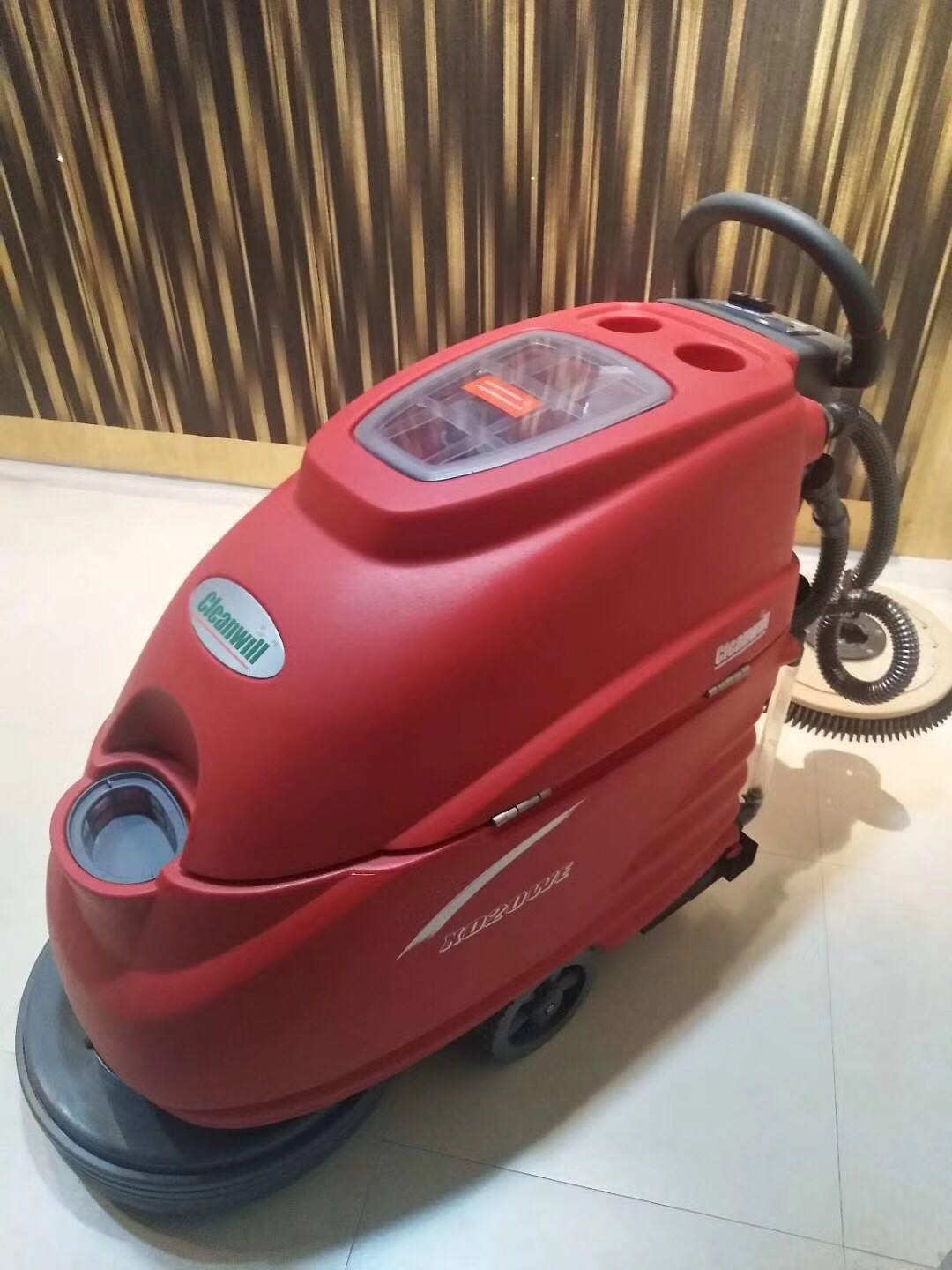 ����ʽϴ�ػ�