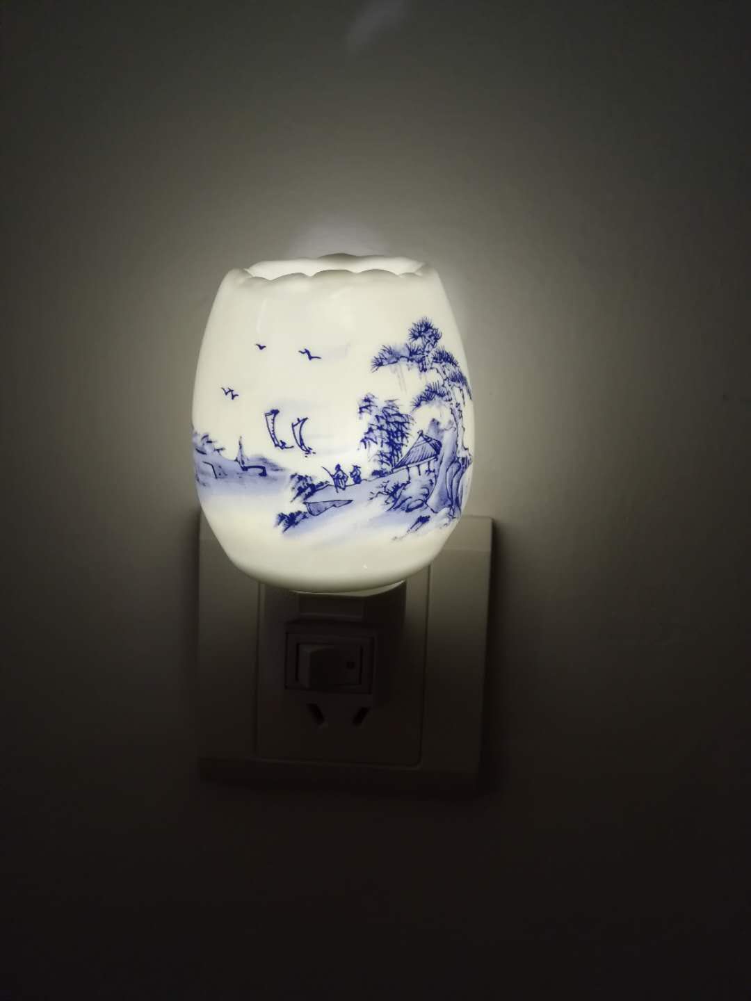 LEDͷůƺͰɫ