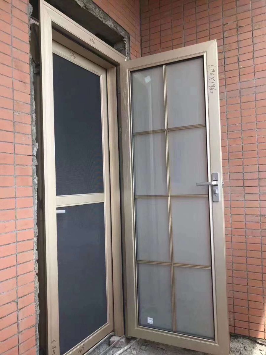 1117459772.jpg